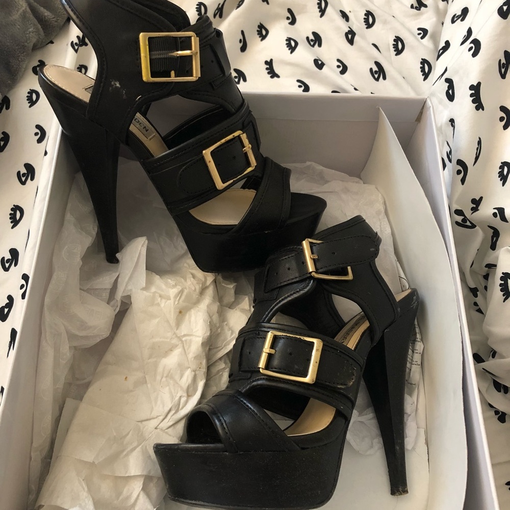 Steve Madden Critikal black platform heels size 6